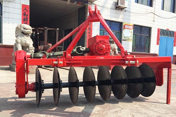 方梁驅(qū)動圓盤犁